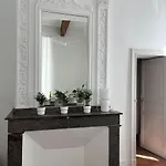Renovation D'architecte Dans Le Coeur Historique De 아파트 *