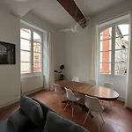 Renovation D'architecte Dans Le Coeur Historique De 아파트 *