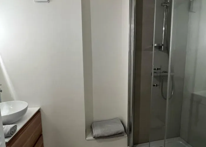 Renovation D'architecte Dans Le Coeur Historique De Apartman