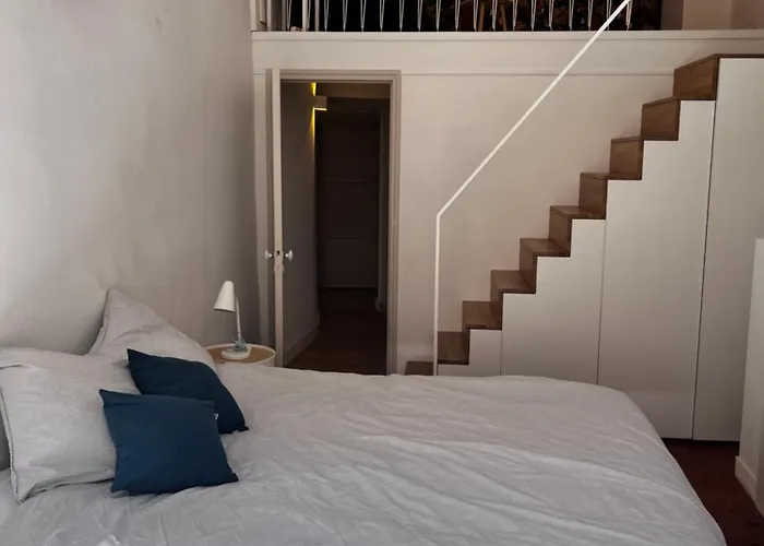 Renovation D'architecte Dans Le Coeur Historique De Apartman