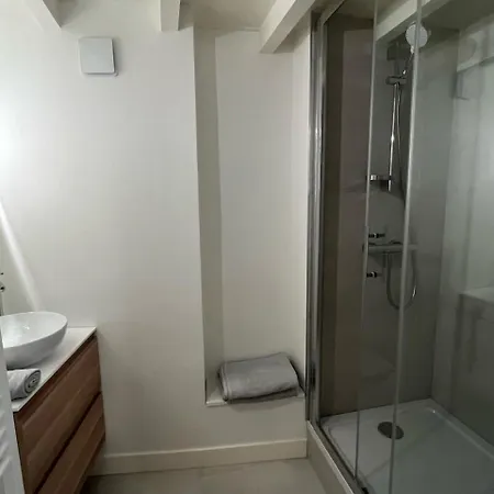 Renovation D'architecte Dans Le Coeur Historique De Apartman