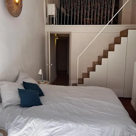 Renovation D'architecte Dans Le Coeur Historique De Apartman